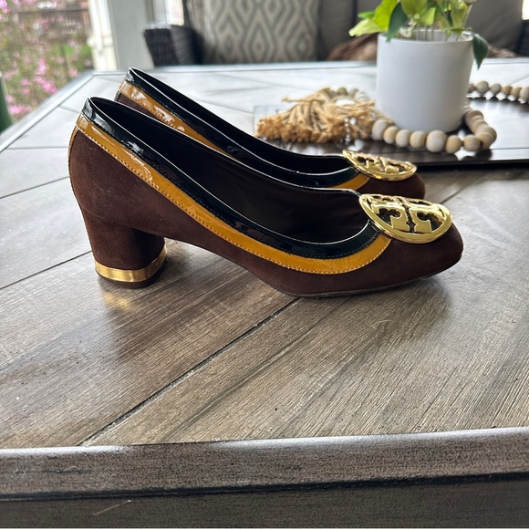 Tory Burch Brown Suede Block Heels with Gold Metal TB emblem. Size 6.5 Women’s - Picture 6 of 8